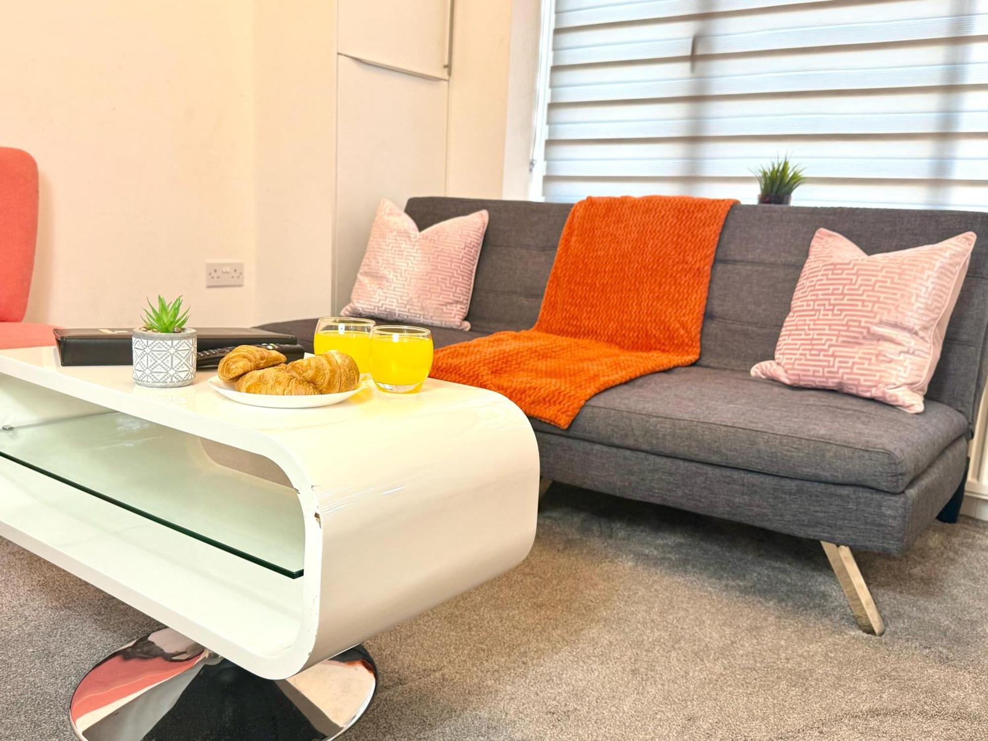 Walnut Flats-F5, Stylish 1-Bedroom - Parking, Netflix, Wifi - Close To Oxford, Bicester & Blenheim Palace Kidlington Exterior foto