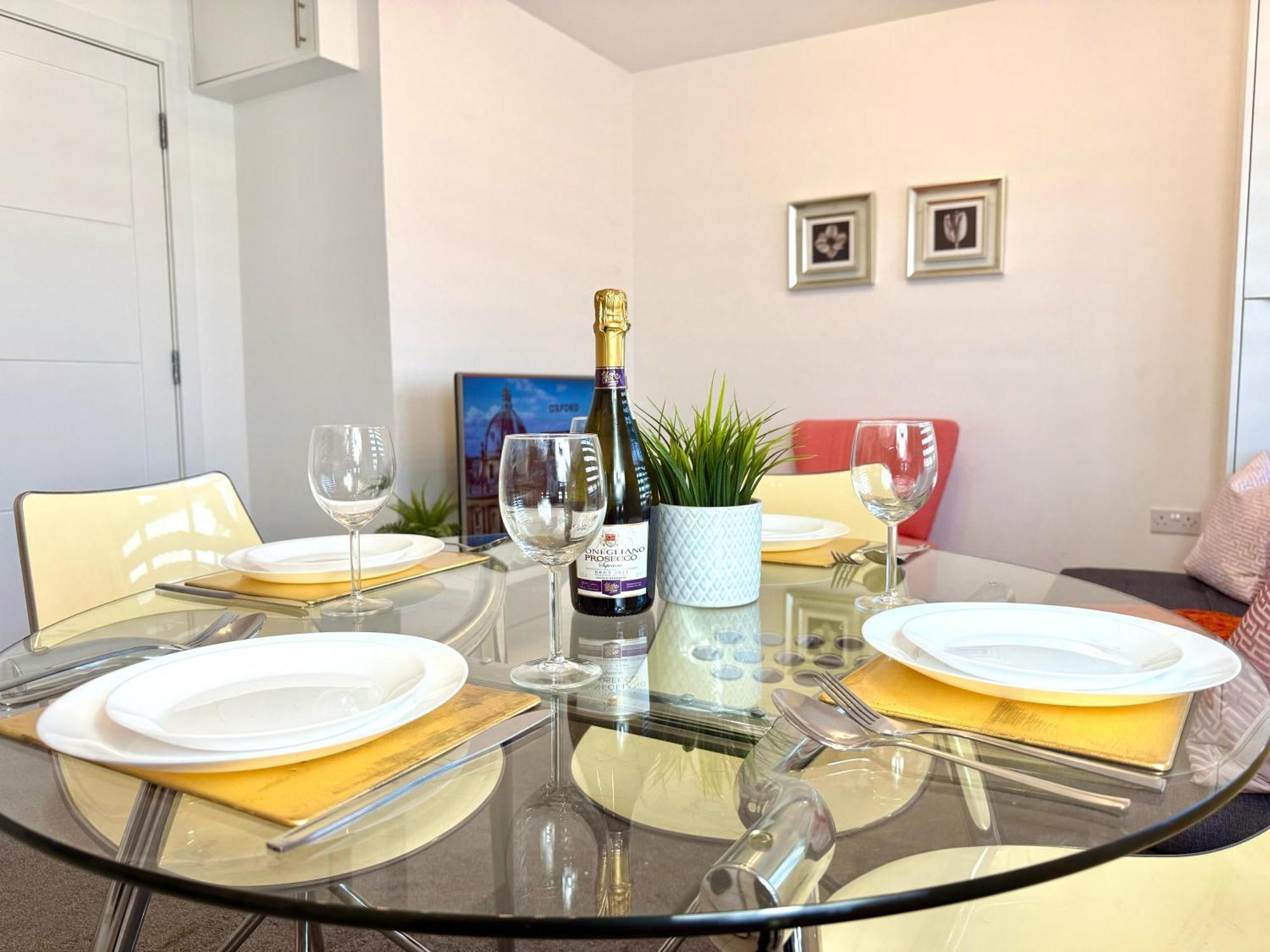 Walnut Flats-F5, Stylish 1-Bedroom - Parking, Netflix, Wifi - Close To Oxford, Bicester & Blenheim Palace Kidlington Exterior foto