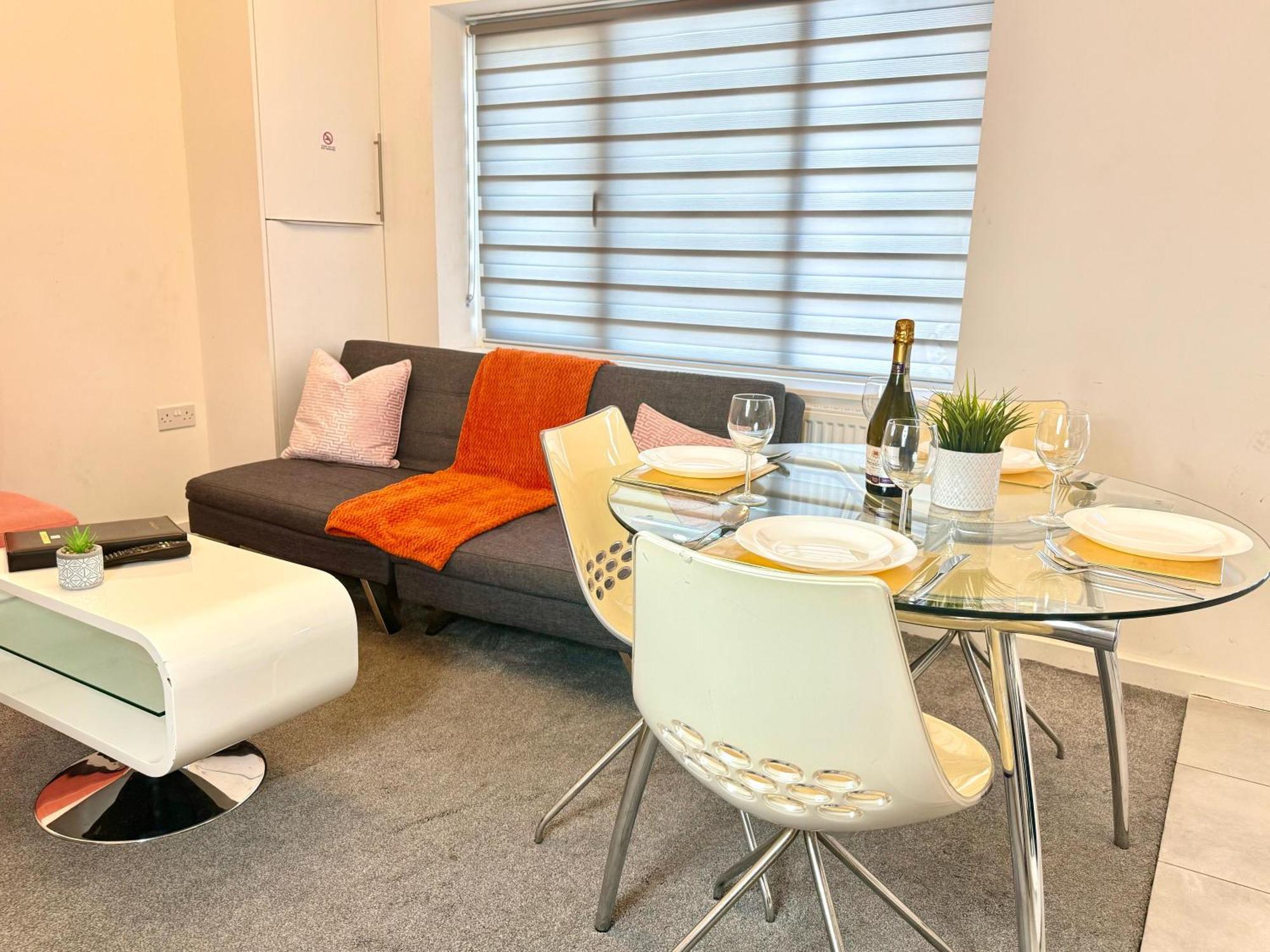 Walnut Flats-F5, Stylish 1-Bedroom - Parking, Netflix, Wifi - Close To Oxford, Bicester & Blenheim Palace Kidlington Exterior foto