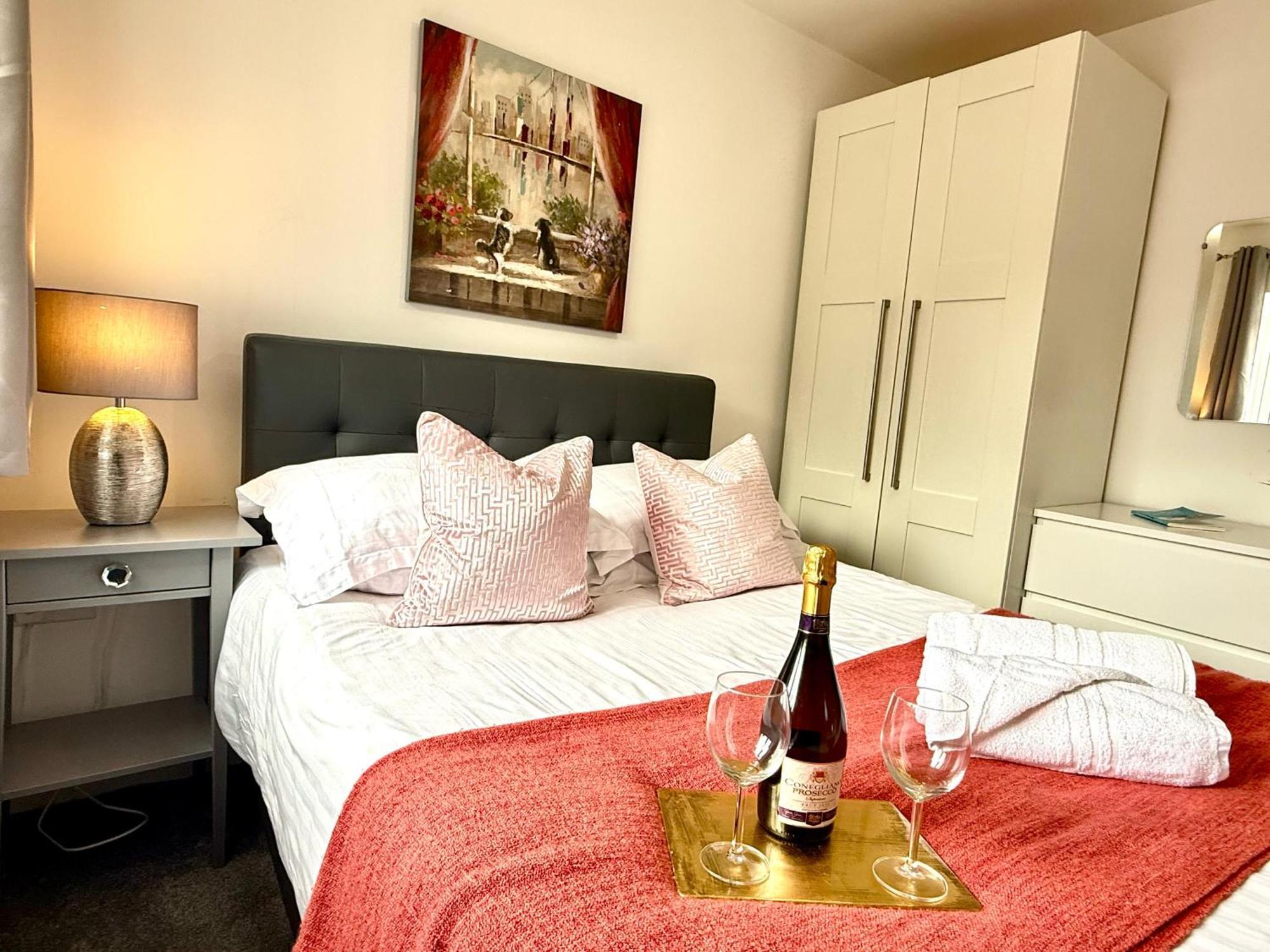 Walnut Flats-F5, Stylish 1-Bedroom - Parking, Netflix, Wifi - Close To Oxford, Bicester & Blenheim Palace Kidlington Exterior foto