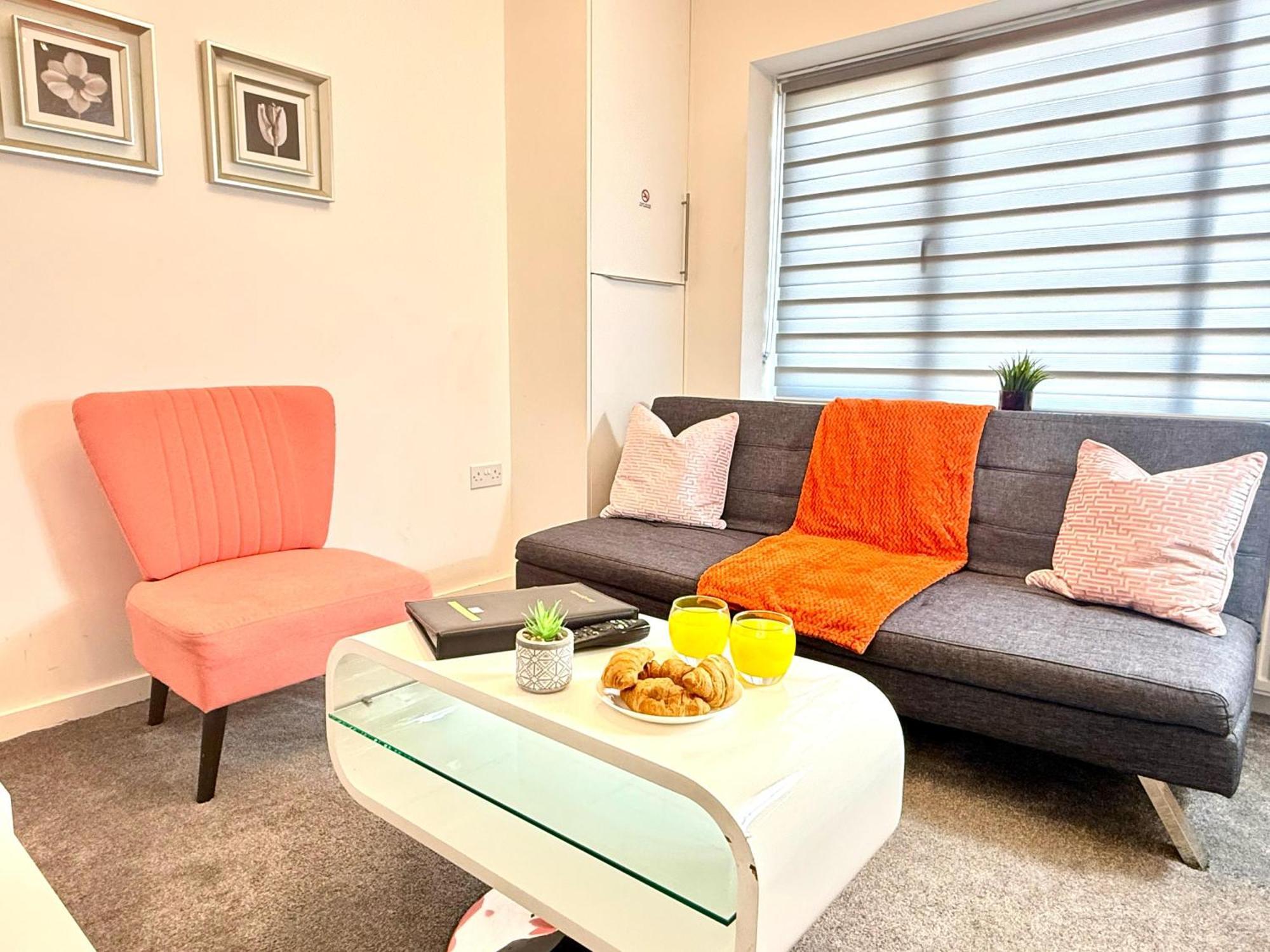 Walnut Flats-F5, Stylish 1-Bedroom - Parking, Netflix, Wifi - Close To Oxford, Bicester & Blenheim Palace Kidlington Exterior foto