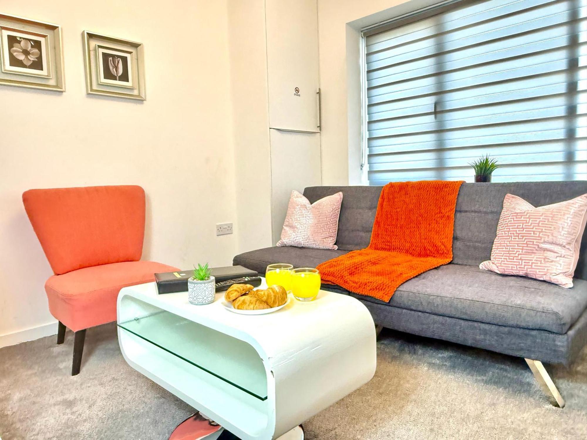 Walnut Flats-F5, Stylish 1-Bedroom - Parking, Netflix, Wifi - Close To Oxford, Bicester & Blenheim Palace Kidlington Exterior foto
