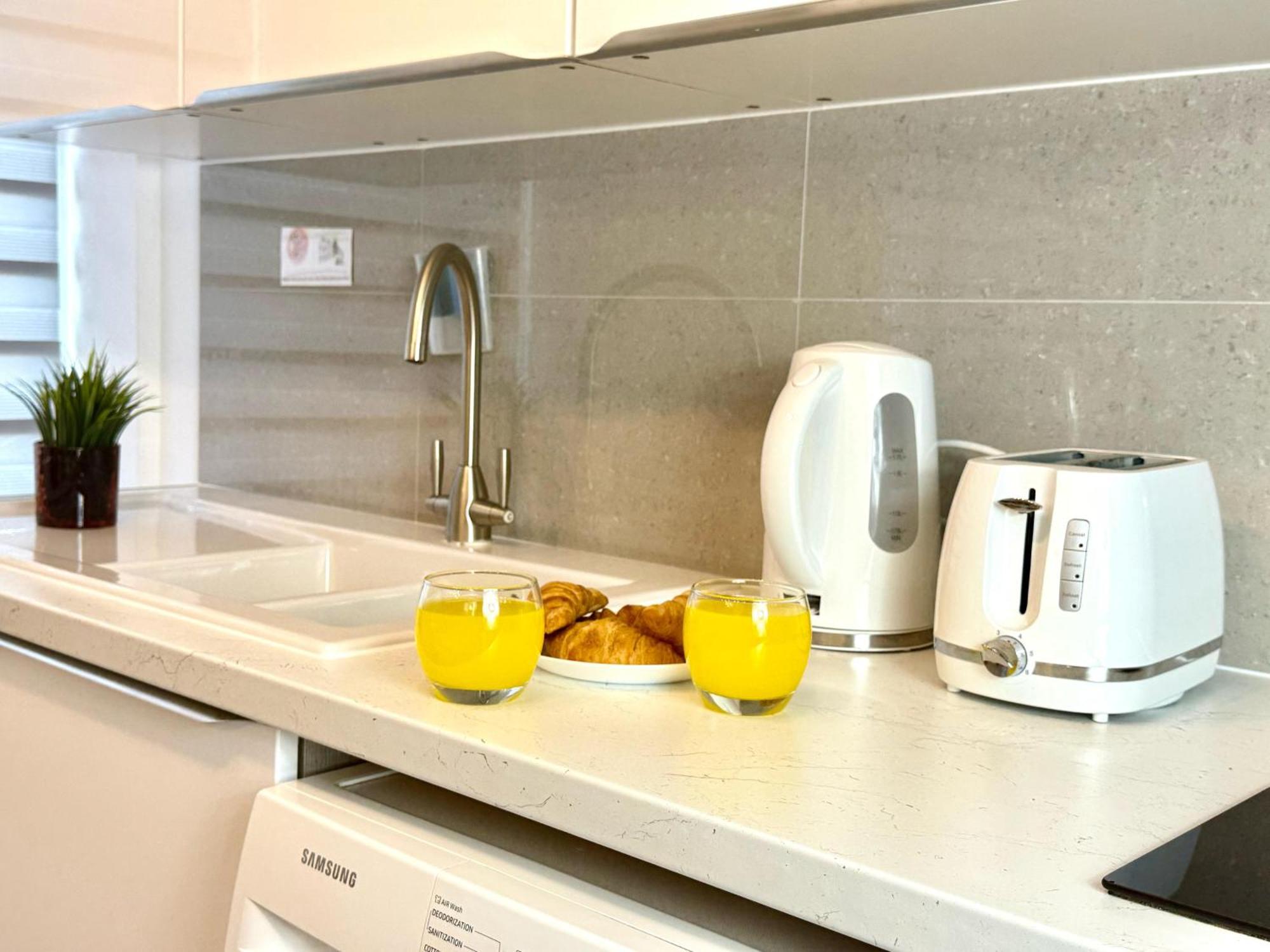 Walnut Flats-F5, Stylish 1-Bedroom - Parking, Netflix, Wifi - Close To Oxford, Bicester & Blenheim Palace Kidlington Exterior foto